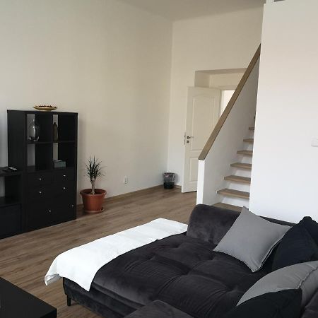 Fine Apartment In Centrum Of Slany With Aircondition エクステリア 写真