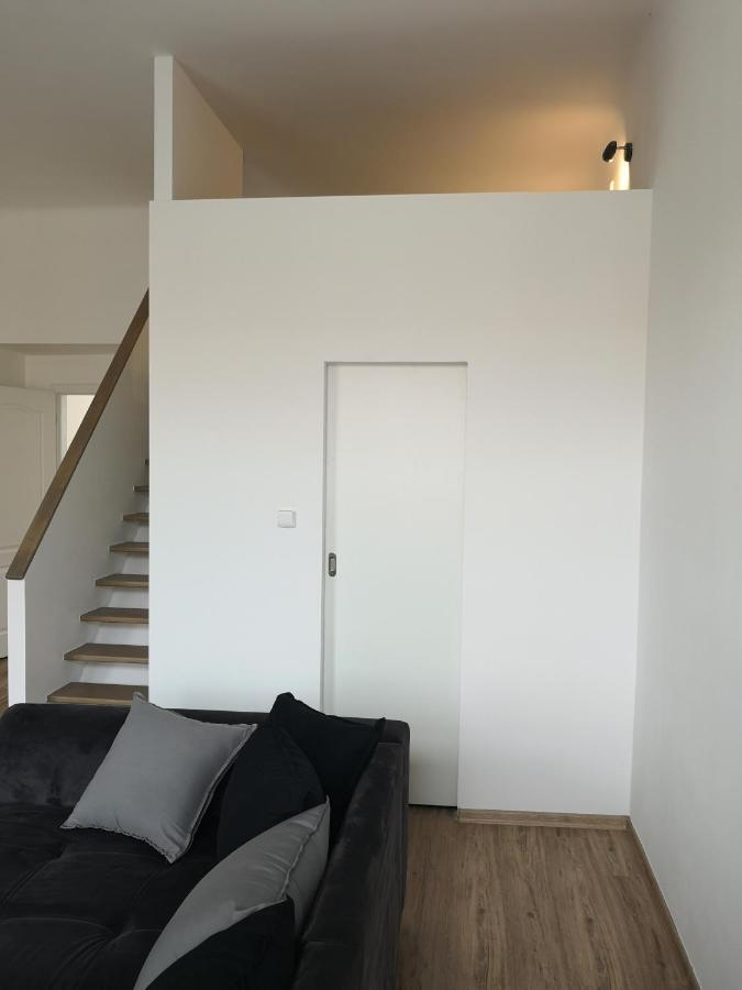 Fine Apartment In Centrum Of Slany With Aircondition エクステリア 写真