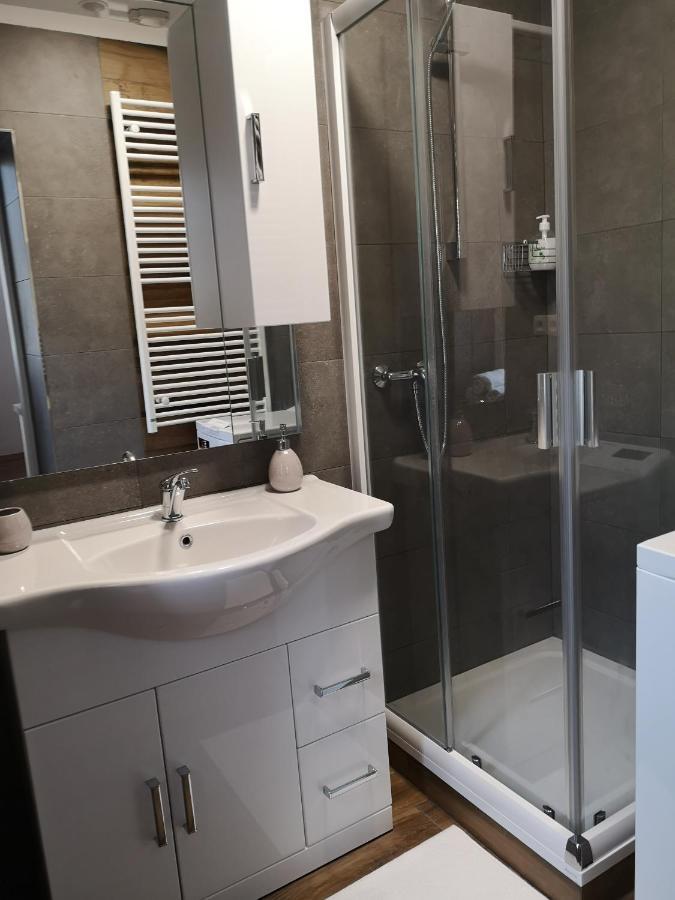 Fine Apartment In Centrum Of Slany With Aircondition エクステリア 写真